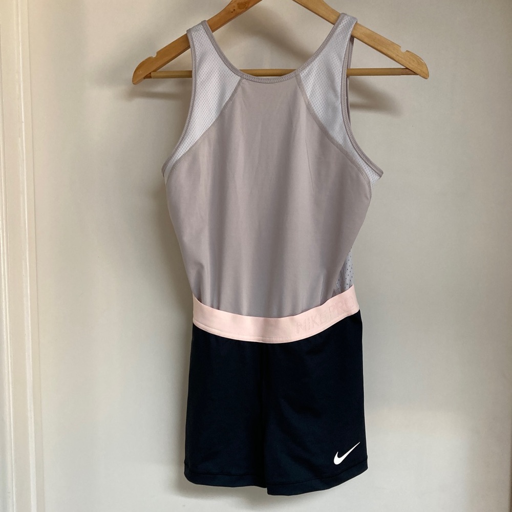 Nike Pro Hypercool one piece body suit